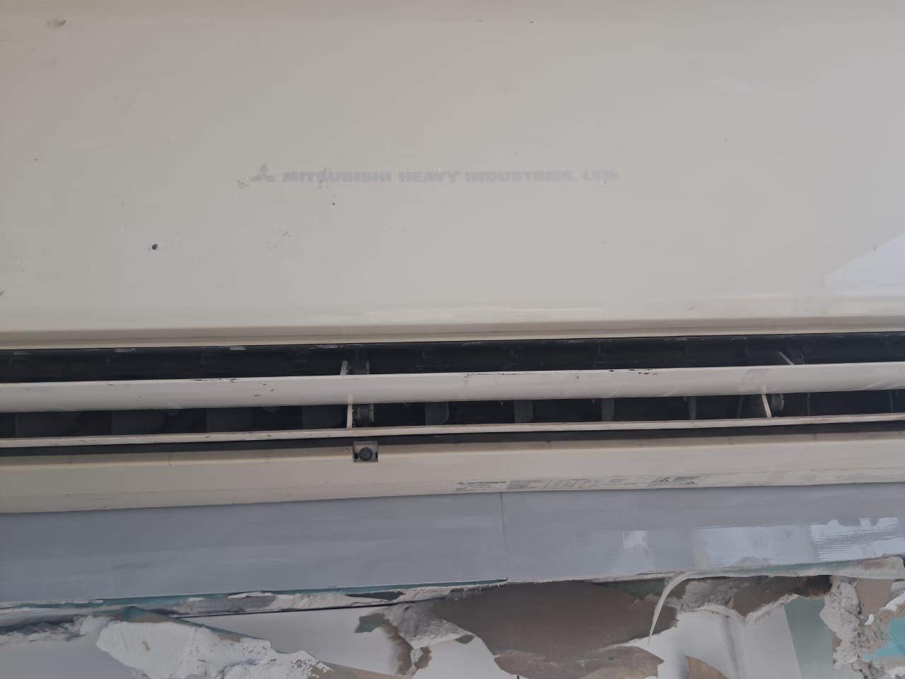 شغل تركيب تكييف - فني تكييف محترف - أعمال تكييف المدينة المنورة